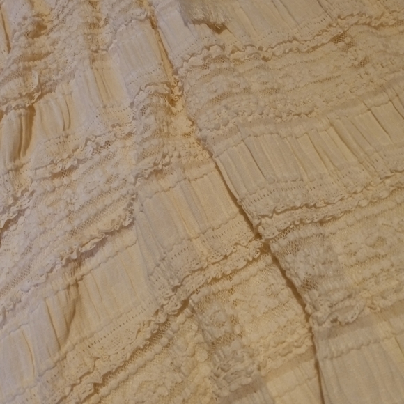Torris Elegant Cream Crochet Skirt . NWT - Picture 5 of 7